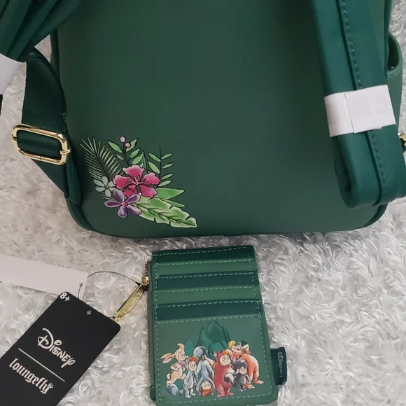 NWT Loungefly Peter Pan Captain Captain Hook mini backpack and wallet set - Picture 5 of 16